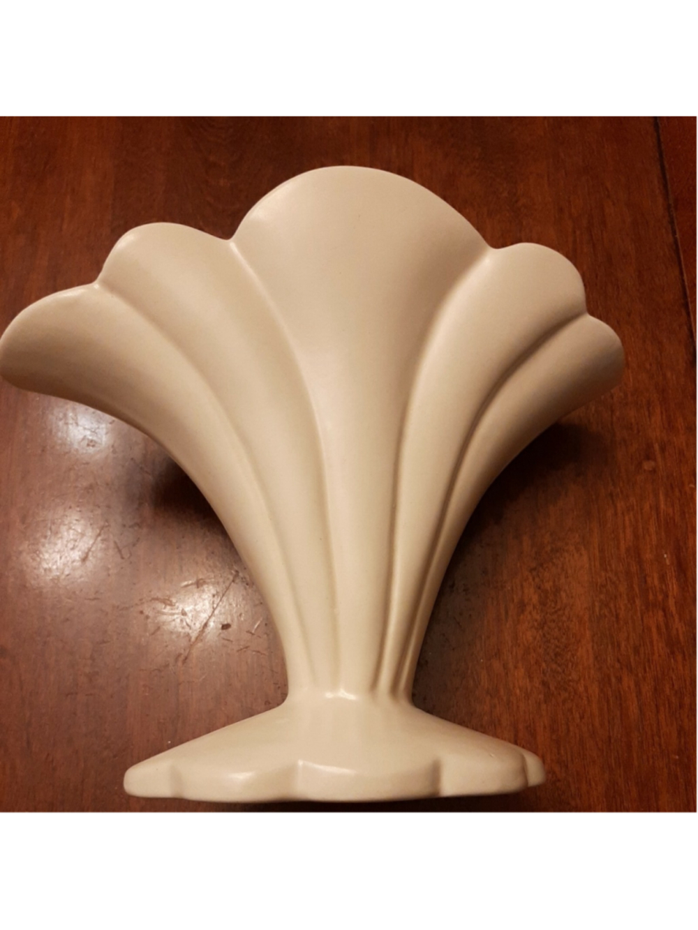 Haeger Pottery Art Deco Matte Ivory Fan Vase